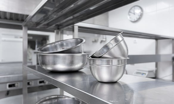 Møbler i rustfrit stål